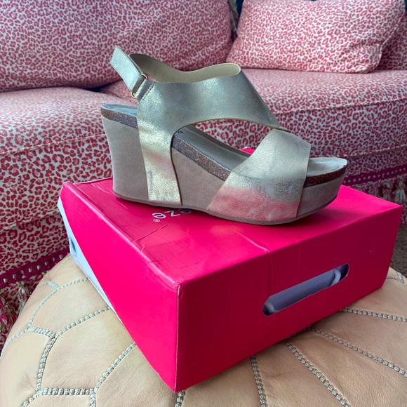 NWT Nature Breeze Wedge in Gold Sz 10 - Picture 2 of 6